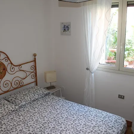 Elia Apartament *